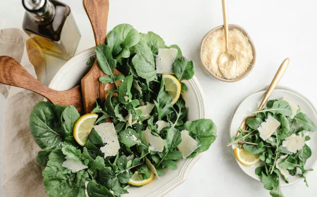 Creamy spinach and mushroom quiche